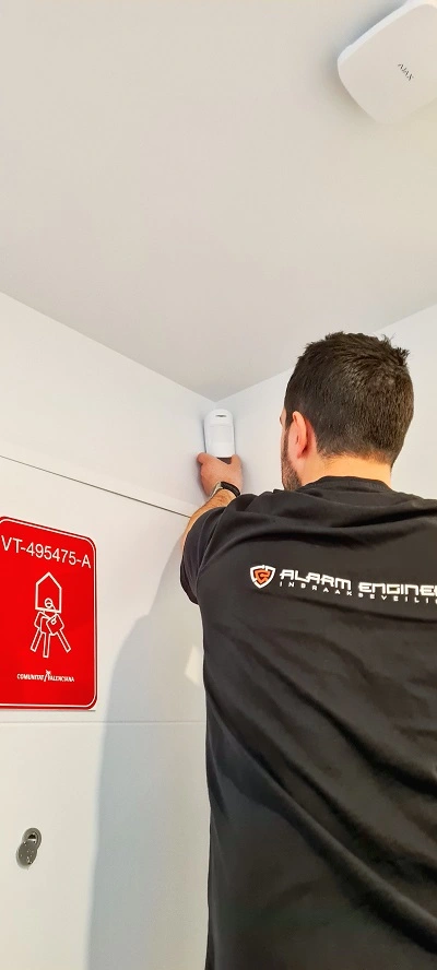 Installatie PIR van alarmsysteem